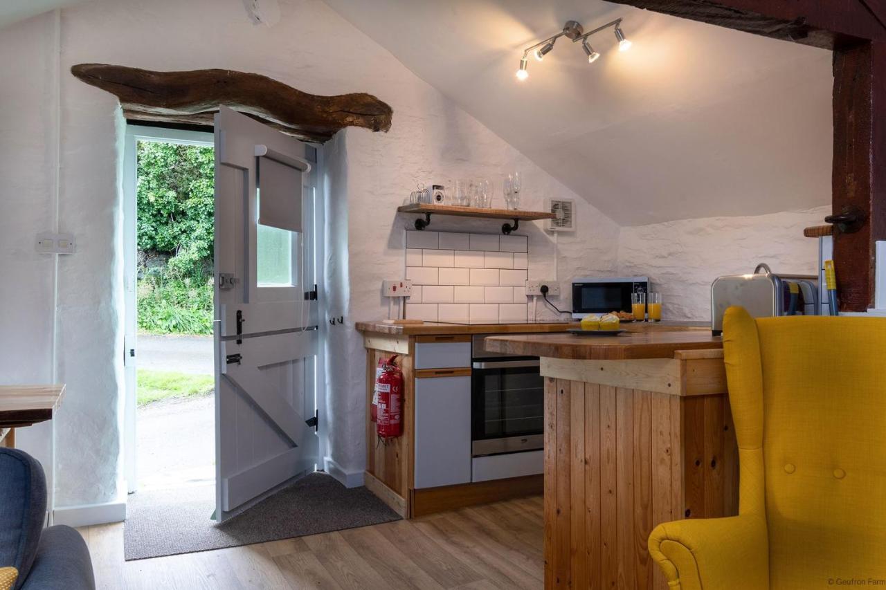 Dog Friendly Cottage, Geufron Farm Near Tywyn Bryn-crug Exterior photo